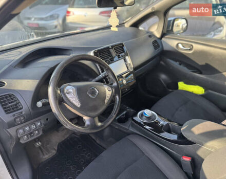 Белый Ниссан Лиф, объемом двигателя 0 л и пробегом 49 тыс. км за 7500 $, фото 6 на Automoto.ua