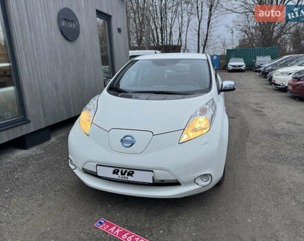 Белый Ниссан Лиф, объемом двигателя 0 л и пробегом 178 тыс. км за 6500 $, фото 2 на Automoto.ua