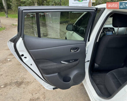 Белый Ниссан Лиф, объемом двигателя 0 л и пробегом 143 тыс. км за 5700 $, фото 12 на Automoto.ua