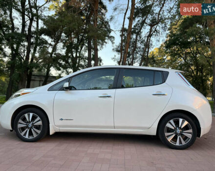 Белый Ниссан Лиф, объемом двигателя 0 л и пробегом 109 тыс. км за 7700 $, фото 16 на Automoto.ua