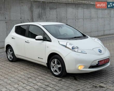 Білий Ніссан Ліф, об'ємом двигуна 0 л та пробігом 122 тис. км за 6200 $, фото 2 на Automoto.ua
