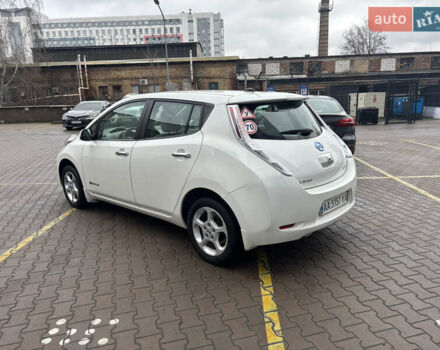 Белый Ниссан Лиф, объемом двигателя 0 л и пробегом 120 тыс. км за 7500 $, фото 6 на Automoto.ua