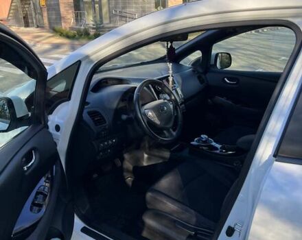 Белый Ниссан Лиф, объемом двигателя 0 л и пробегом 98 тыс. км за 6200 $, фото 11 на Automoto.ua