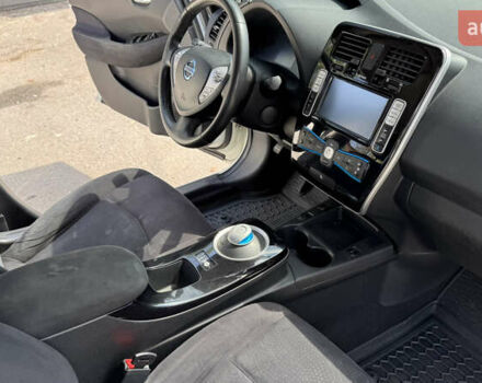 Білий Ніссан Ліф, об'ємом двигуна 0 л та пробігом 187 тис. км за 6300 $, фото 27 на Automoto.ua