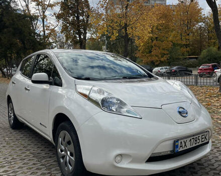 Белый Ниссан Лиф, объемом двигателя 0 л и пробегом 139 тыс. км за 7300 $, фото 2 на Automoto.ua