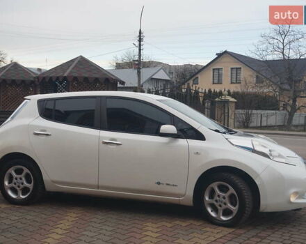 Білий Ніссан Ліф, об'ємом двигуна 0 л та пробігом 138 тис. км за 5888 $, фото 5 на Automoto.ua
