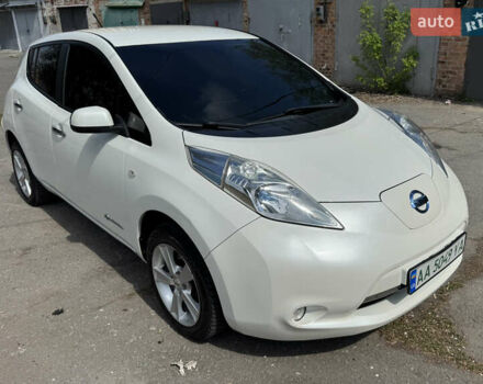 Білий Ніссан Ліф, об'ємом двигуна 0 л та пробігом 187 тис. км за 6300 $, фото 3 на Automoto.ua
