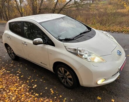 Белый Ниссан Лиф, объемом двигателя 0 л и пробегом 106 тыс. км за 8800 $, фото 5 на Automoto.ua