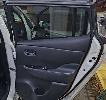 Білий Ніссан Ліф, об'ємом двигуна 0 л та пробігом 217 тис. км за 10500 $, фото 32 на Automoto.ua