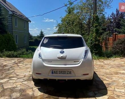 Білий Ніссан Ліф, об'ємом двигуна 0 л та пробігом 130 тис. км за 7000 $, фото 4 на Automoto.ua