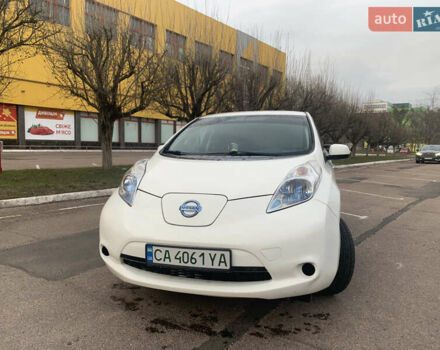 Белый Ниссан Лиф, объемом двигателя 0 л и пробегом 185 тыс. км за 7500 $, фото 1 на Automoto.ua