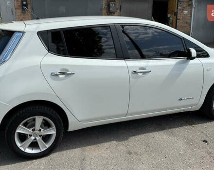Білий Ніссан Ліф, об'ємом двигуна 0 л та пробігом 187 тис. км за 6300 $, фото 6 на Automoto.ua