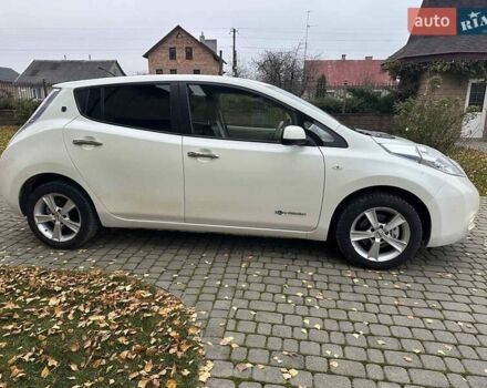 Белый Ниссан Лиф, объемом двигателя 0 л и пробегом 132 тыс. км за 5300 $, фото 3 на Automoto.ua