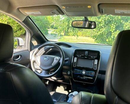 Белый Ниссан Лиф, объемом двигателя 0 л и пробегом 103 тыс. км за 8150 $, фото 4 на Automoto.ua