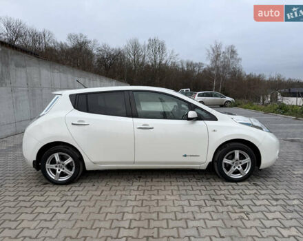 Білий Ніссан Ліф, об'ємом двигуна 0 л та пробігом 122 тис. км за 6200 $, фото 3 на Automoto.ua