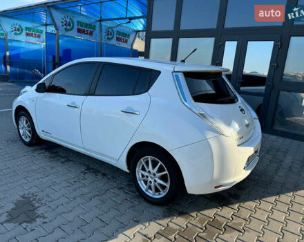 Белый Ниссан Лиф, объемом двигателя 0 л и пробегом 240 тыс. км за 5500 $, фото 1 на Automoto.ua