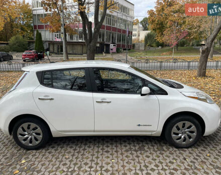 Белый Ниссан Лиф, объемом двигателя 0 л и пробегом 139 тыс. км за 7300 $, фото 3 на Automoto.ua