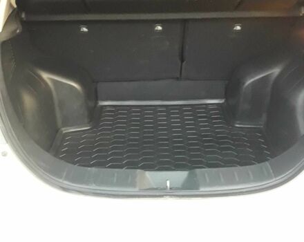 Белый Ниссан Лиф, объемом двигателя 0 л и пробегом 116 тыс. км за 5000 $, фото 4 на Automoto.ua