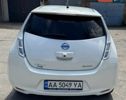 Білий Ніссан Ліф, об'ємом двигуна 0 л та пробігом 187 тис. км за 6300 $, фото 8 на Automoto.ua