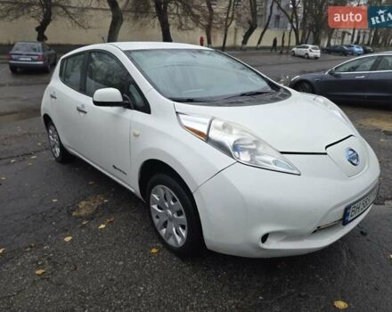 Белый Ниссан Лиф, объемом двигателя 0 л и пробегом 288 тыс. км за 3999 $, фото 1 на Automoto.ua