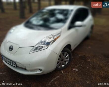 Белый Ниссан Лиф, объемом двигателя 0 л и пробегом 129 тыс. км за 7200 $, фото 13 на Automoto.ua