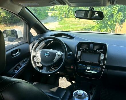 Белый Ниссан Лиф, объемом двигателя 0 л и пробегом 103 тыс. км за 8150 $, фото 5 на Automoto.ua