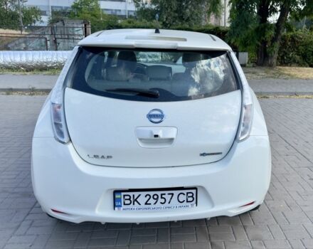 Белый Ниссан Лиф, объемом двигателя 0 л и пробегом 121 тыс. км за 6800 $, фото 9 на Automoto.ua