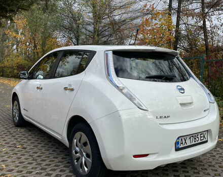 Белый Ниссан Лиф, объемом двигателя 0 л и пробегом 139 тыс. км за 7300 $, фото 6 на Automoto.ua