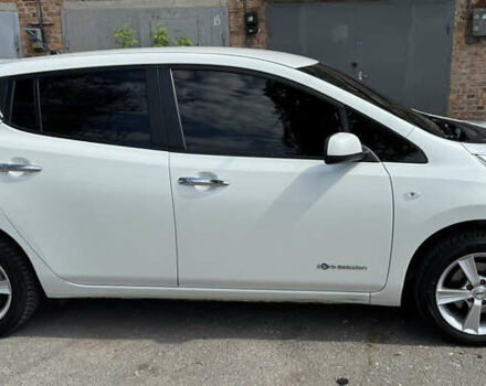 Білий Ніссан Ліф, об'ємом двигуна 0 л та пробігом 187 тис. км за 6300 $, фото 5 на Automoto.ua