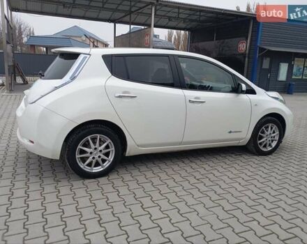Білий Ніссан Ліф, об'ємом двигуна 0 л та пробігом 123 тис. км за 5800 $, фото 6 на Automoto.ua