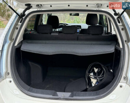 Білий Ніссан Ліф, об'ємом двигуна 0 л та пробігом 122 тис. км за 6200 $, фото 20 на Automoto.ua