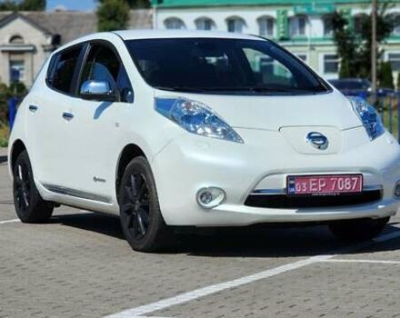 Белый Ниссан Лиф, объемом двигателя 0 л и пробегом 137 тыс. км за 6500 $, фото 5 на Automoto.ua