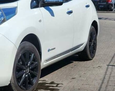 Белый Ниссан Лиф, объемом двигателя 0 л и пробегом 137 тыс. км за 6500 $, фото 13 на Automoto.ua