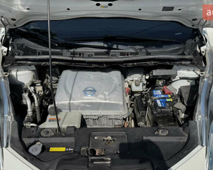 Білий Ніссан Ліф, об'ємом двигуна 0 л та пробігом 187 тис. км за 6300 $, фото 30 на Automoto.ua