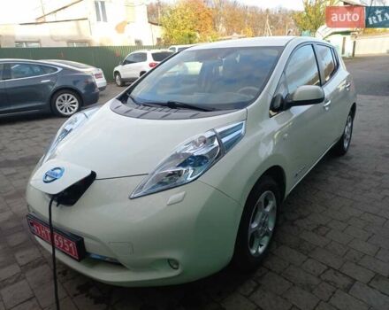 Белый Ниссан Лиф, объемом двигателя 0 л и пробегом 99 тыс. км за 4800 $, фото 1 на Automoto.ua