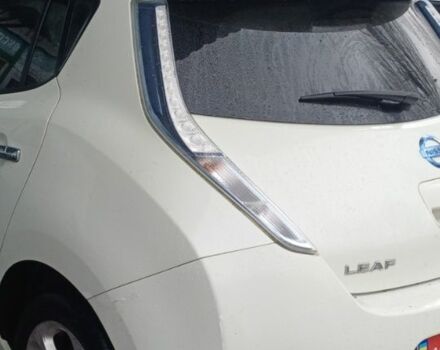 Белый Ниссан Лиф, объемом двигателя 0 л и пробегом 125 тыс. км за 5900 $, фото 13 на Automoto.ua