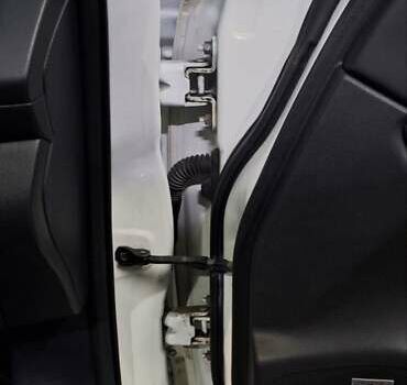 Білий Ніссан Ліф, об'ємом двигуна 0 л та пробігом 217 тис. км за 10500 $, фото 1 на Automoto.ua