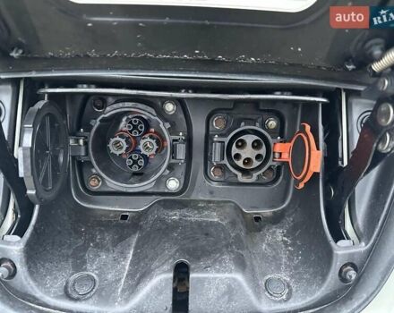 Белый Ниссан Лиф, объемом двигателя 0 л и пробегом 132 тыс. км за 5300 $, фото 26 на Automoto.ua