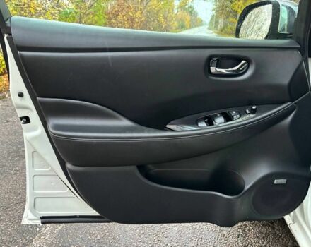 Белый Ниссан Лиф, объемом двигателя 0 л и пробегом 106 тыс. км за 8800 $, фото 10 на Automoto.ua