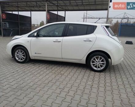 Білий Ніссан Ліф, об'ємом двигуна 0 л та пробігом 123 тис. км за 5800 $, фото 3 на Automoto.ua