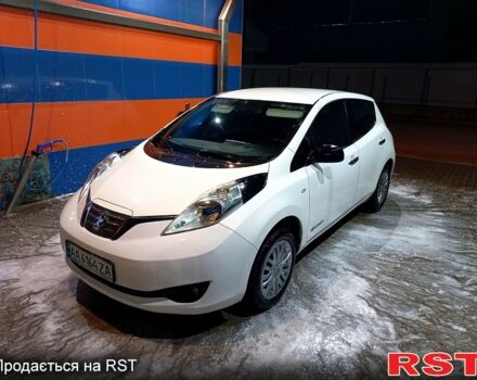 Белый Ниссан Лиф, объемом двигателя 0 л и пробегом 213 тыс. км за 5500 $, фото 4 на Automoto.ua