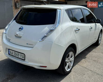 Білий Ніссан Ліф, об'ємом двигуна 0 л та пробігом 187 тис. км за 6300 $, фото 7 на Automoto.ua