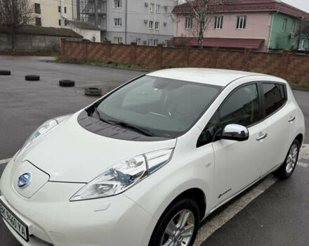 Белый Ниссан Лиф, объемом двигателя 0 л и пробегом 115 тыс. км за 6400 $, фото 1 на Automoto.ua