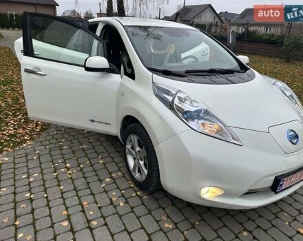 Белый Ниссан Лиф, объемом двигателя 0 л и пробегом 132 тыс. км за 5300 $, фото 12 на Automoto.ua