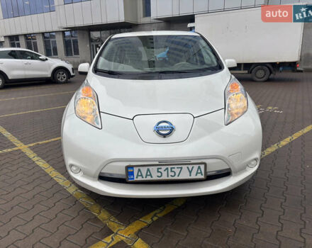 Белый Ниссан Лиф, объемом двигателя 0 л и пробегом 120 тыс. км за 7500 $, фото 3 на Automoto.ua