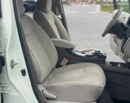 Білий Ніссан Ліф, об'ємом двигуна 0 л та пробігом 114 тис. км за 4900 $, фото 16 на Automoto.ua