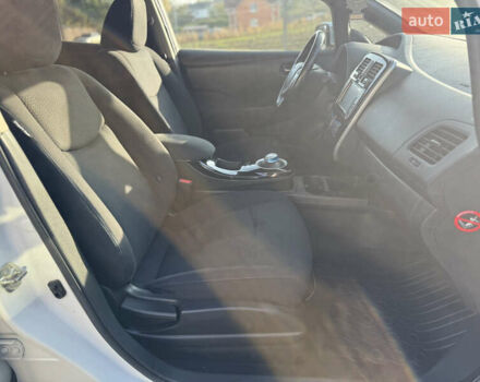 Белый Ниссан Лиф, объемом двигателя 0 л и пробегом 49 тыс. км за 7500 $, фото 17 на Automoto.ua