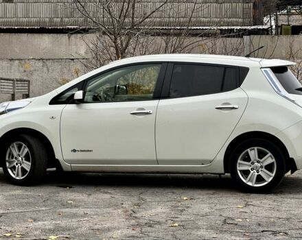 Белый Ниссан Лиф, объемом двигателя 0 л и пробегом 140 тыс. км за 4950 $, фото 13 на Automoto.ua