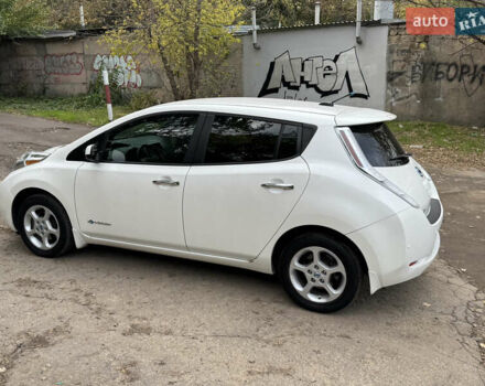 Белый Ниссан Лиф, объемом двигателя 0 л и пробегом 143 тыс. км за 5700 $, фото 5 на Automoto.ua