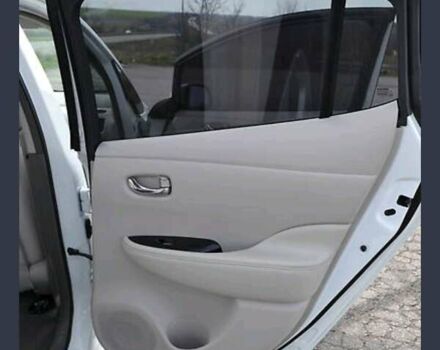 Белый Ниссан Лиф, объемом двигателя 0 л и пробегом 152 тыс. км за 6900 $, фото 10 на Automoto.ua